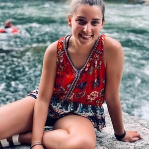 Meet your Posher, Alexis